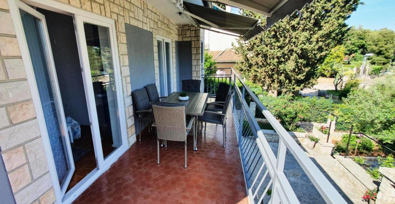 Molo View Apartment Ровинь Экстерьер фото